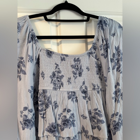 Hollister Blue Floral Blouse - Picture 5 of 7